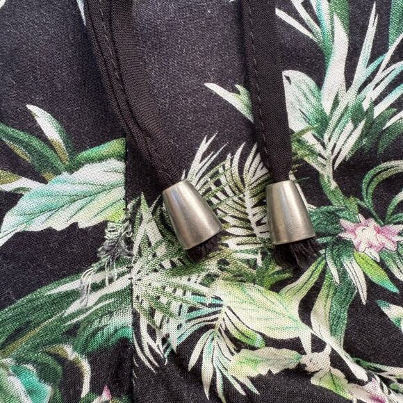 Paper Tee - Women’s Shorts - Floral - Size S - Picture 3 of 7